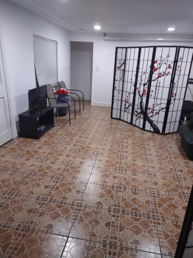 Omar'S Place - Shared Rooms Маямі Екстер'єр фото