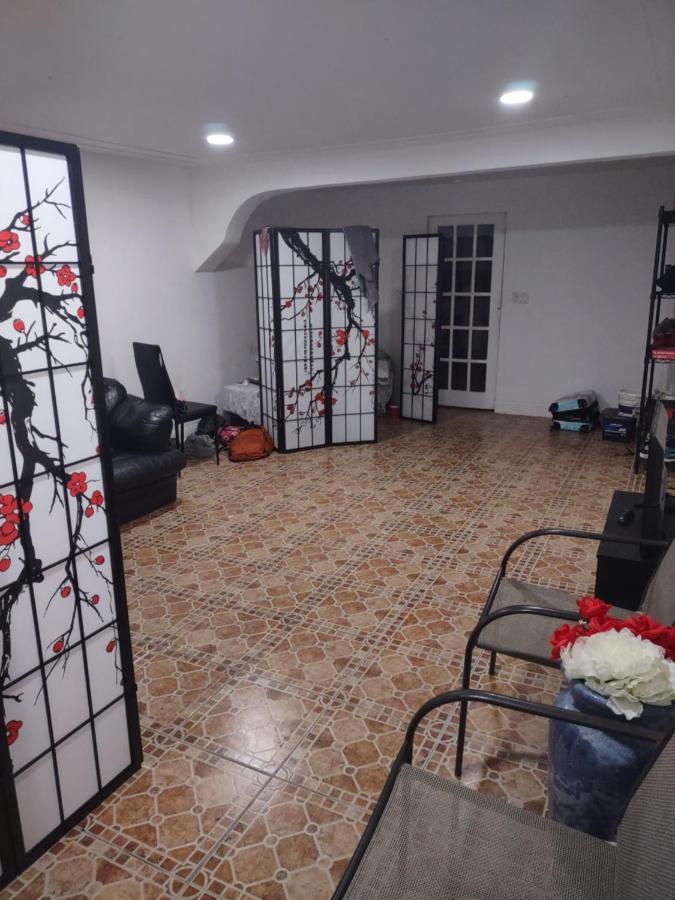 Omar'S Place - Shared Rooms Маямі Екстер'єр фото